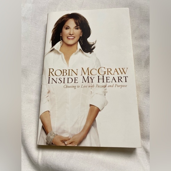 🛍️ 2 / $10 🛍️ Novel “Inside My Heart” By Robin McGraw - Picture 1 of 3
